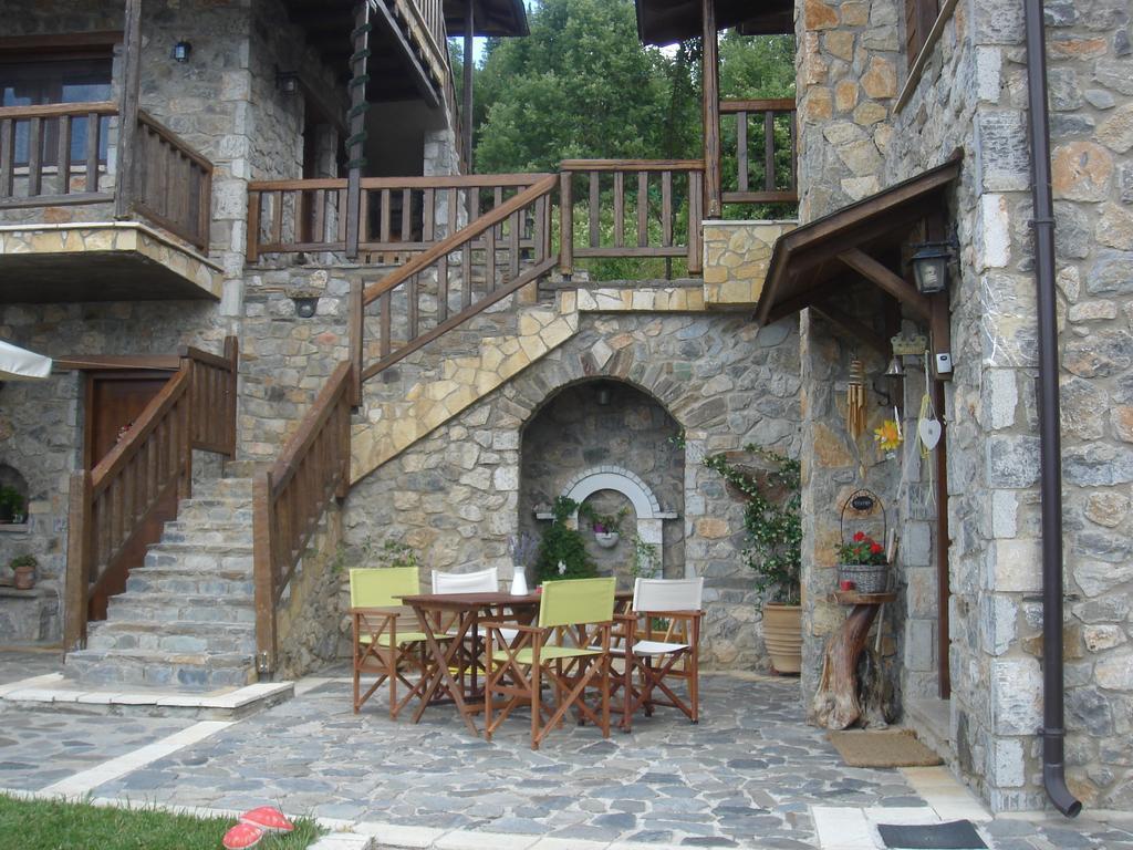 Appartamento Efharis Filoxenon Feneos Camera foto